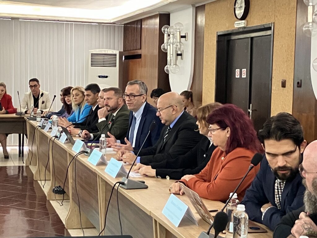 Кръгла маса „Диалог Иновации.бг 2040“ в Русе: бизнесът и образованието очертаха пътя към работещ технологичен трансфер svg%3E