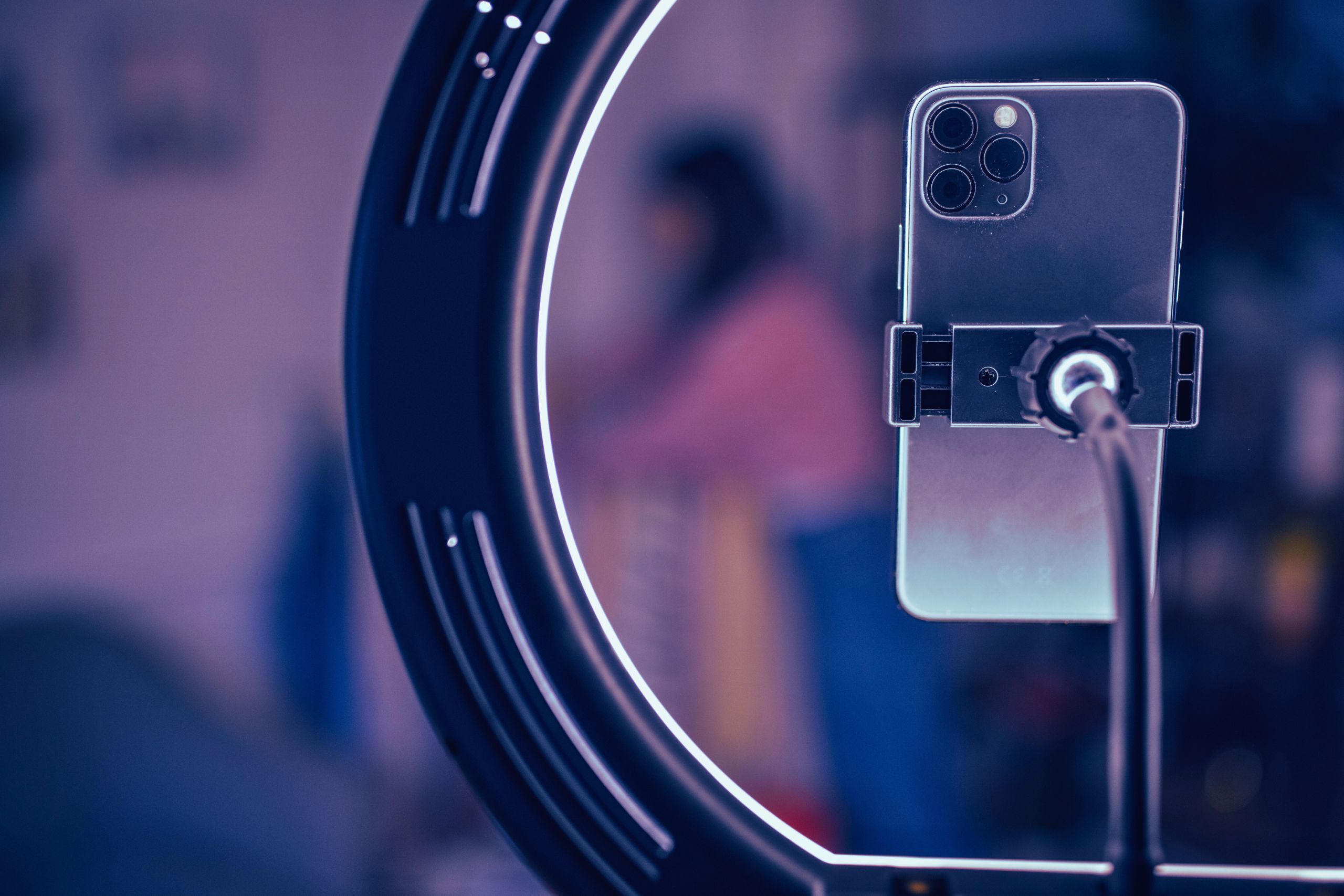 New trends in online commerce social networks and live sales as a strategic tool for growth